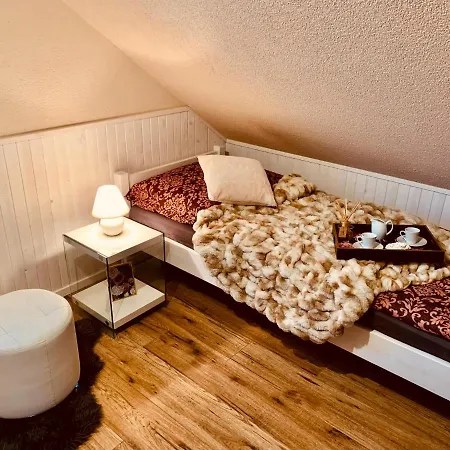 Romanticke Chalupky Raj-borievka, Cucoriedka A Drienka