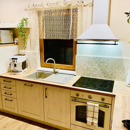 Romanticke Chalupky Raj-borievka, Cucoriedka A Drienka شاليه *