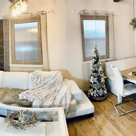 شاليه Romanticke Chalupky Raj-borievka, Cucoriedka A Drienka *