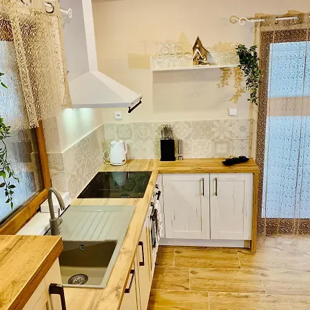 شاليه Romanticke Chalupky Raj-borievka, Cucoriedka A Drienka